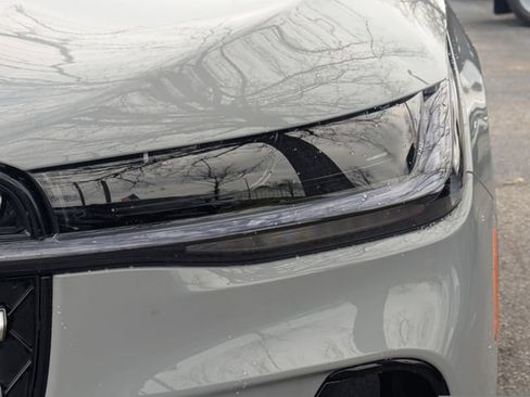 New 2026 Lincoln Nautilus Premier image 9