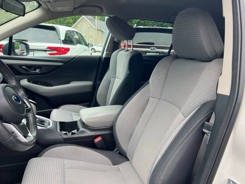 Used 2023 Subaru Outback Premium AWD/4WD image 3