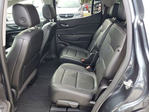 Used 2020 GMC Acadia SLT w/ Driver Alert Package II image 11