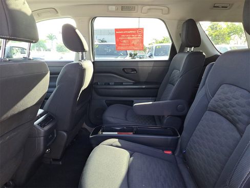 Certified 2023 Nissan Pathfinder SV w/ SV Premium Package image 8