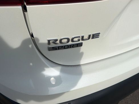 Used 2021 Nissan Rogue Sport SL AWD/4WD image 10