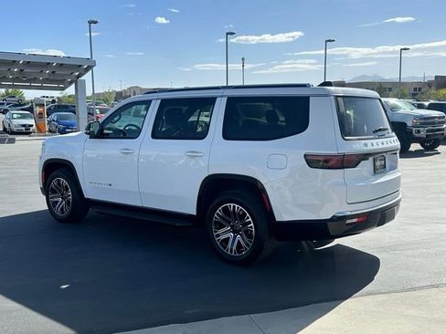 Used 2025 Jeep Wagoneer 4WD image 21