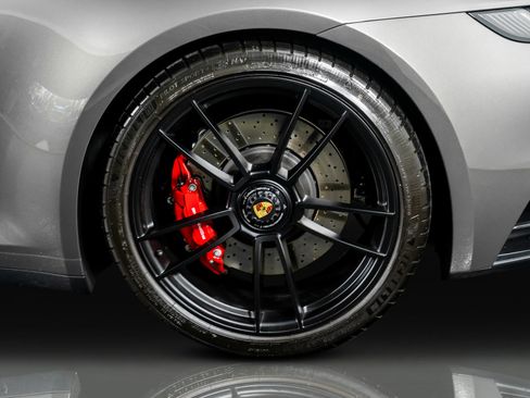 Used 2024 Porsche 911 Carrera GTS w/ Premium Package image 17