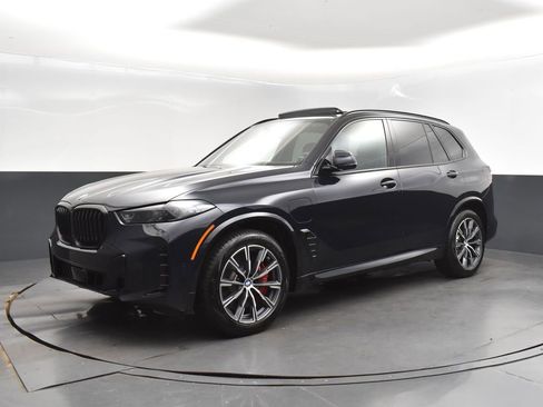 Certified 2026 BMW X5 xDrive50e w/ M Sport Package AWD/4WD image 1