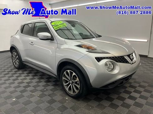 Used 2017 Nissan Juke SV FWD image 1