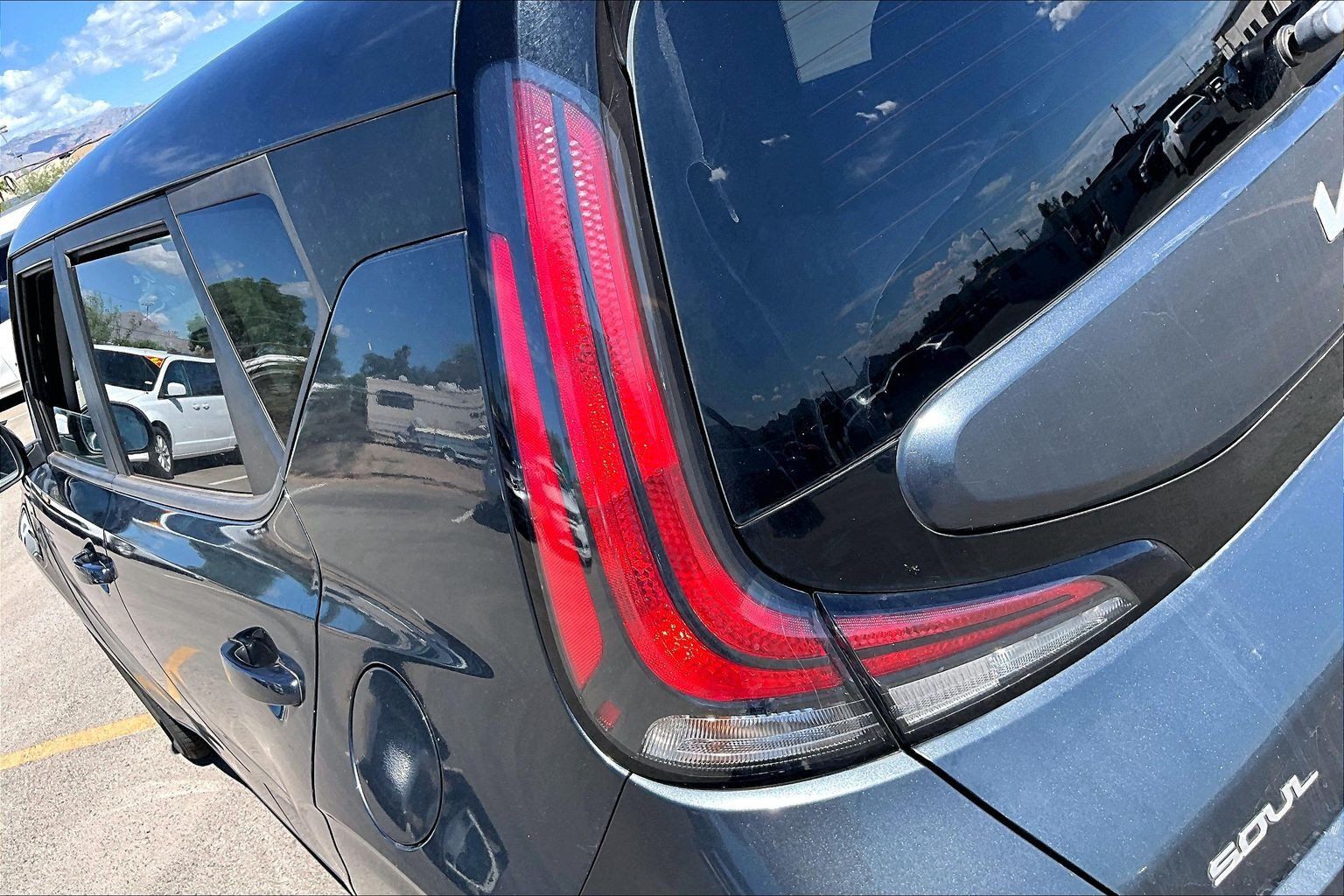 Used 2023 Kia Soul LX w/ Option Group 015 FWD image 27