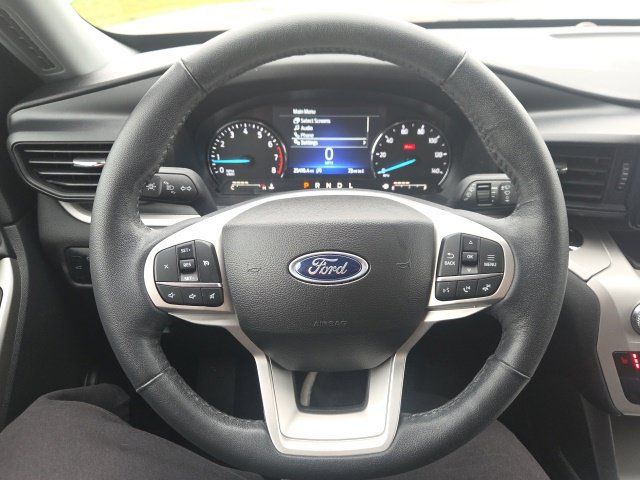 Used 2023 Ford Explorer XLT AWD/4WD image 40