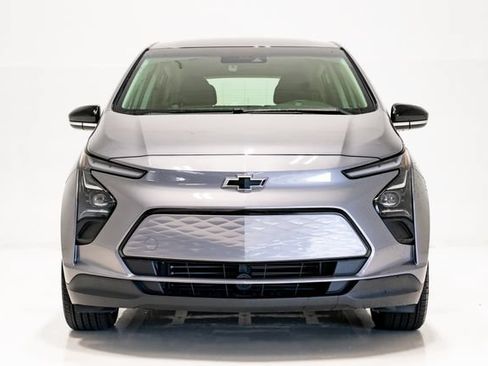 Used 2023 Chevrolet Bolt LT FWD image 4