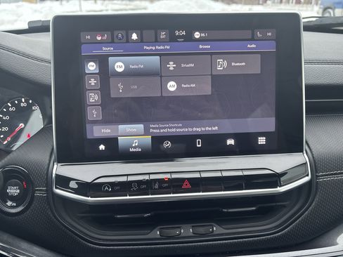 Used 2022 Jeep Compass Altitude w/ Convenience Group image 17