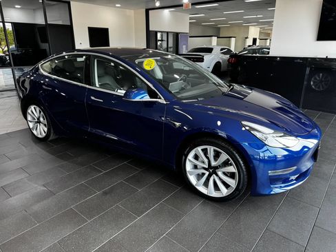 Used 2018 Tesla Model 3 Long Range RWD image 6