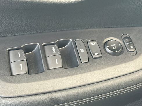 New 2026 Honda HR-V LX image 12