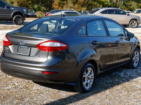 Used 2015 Ford Fiesta SE image 11