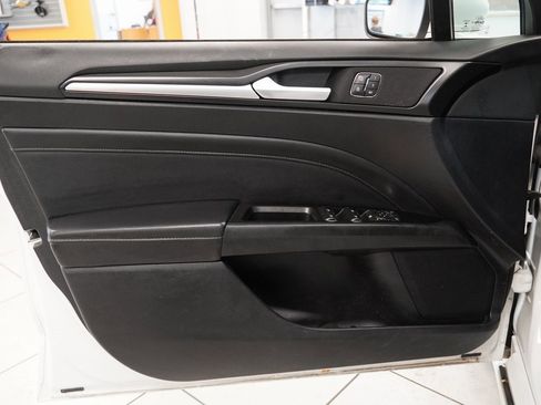 Used 2019 Ford Fusion Titanium image 17