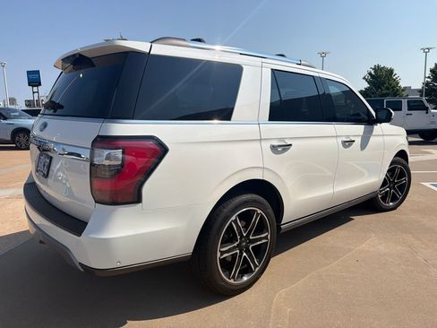 Used 2021 Ford Expedition Limited AWD/4WD image 3