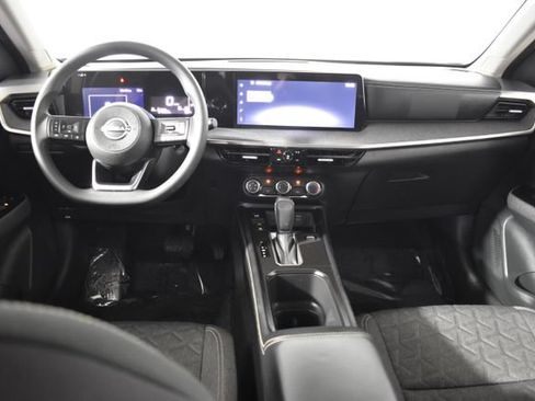 Certified 2025 Nissan Kicks SV AWD/4WD image 22