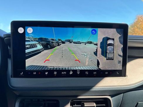 New 2025 Ford Maverick Lariat w/ Black Appearance Package image 27