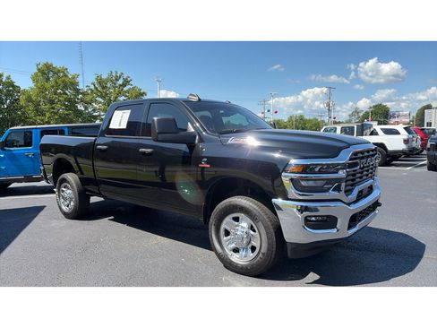 Used 2025 RAM 2500 Tradesman w/ Chrome Appearance Group AWD/4WD image 3