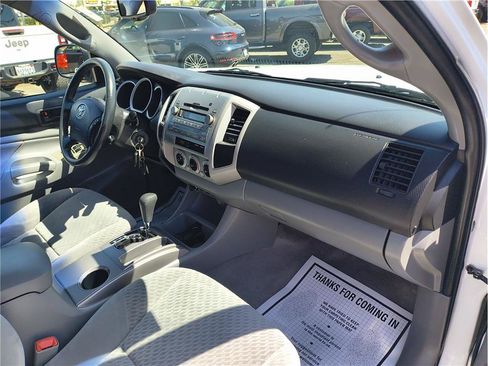 Used 2009 Toyota Tacoma PreRunner RWD image 12