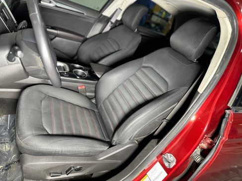 Used 2013 Ford Fusion SE image 24