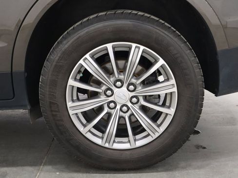 Used 2019 Cadillac XT5 Luxury image 46