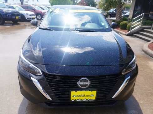 Used 2024 Nissan Sentra SV image 3