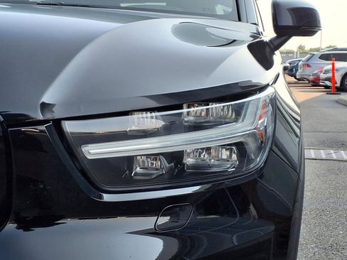 Used 2022 Volvo XC40 T5 R-Design w/ Advanced Package image 23