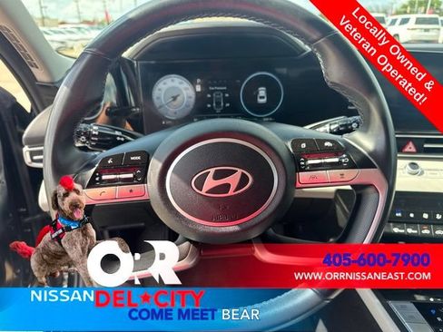 Used 2025 Hyundai Elantra Limited FWD image 17