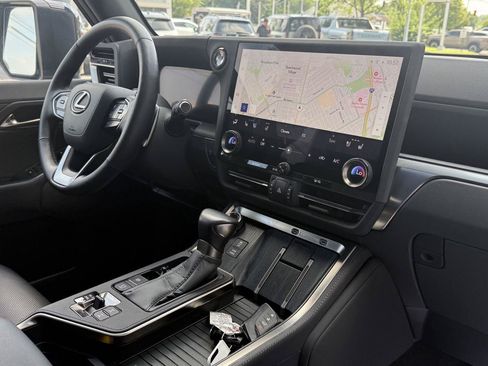 Used 2025 Lexus GX 550 AWD/4WD image 40