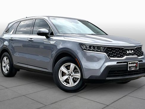 Used 2022 Kia Sorento LX FWD image 3