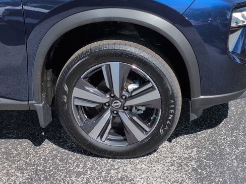 Certified 2025 Nissan Rogue SL w/ SL Premium Package FWD image 11