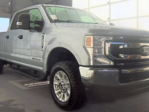 Used 2021 Ford F250 XLT AWD/4WD image 2