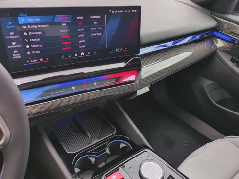 New 2027 BMW M5 Touring AWD/4WD image 31