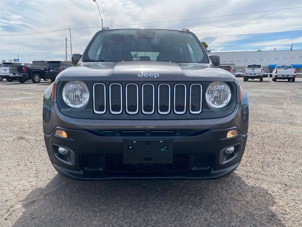 Used 2017 Jeep Renegade Latitude FWD image 11