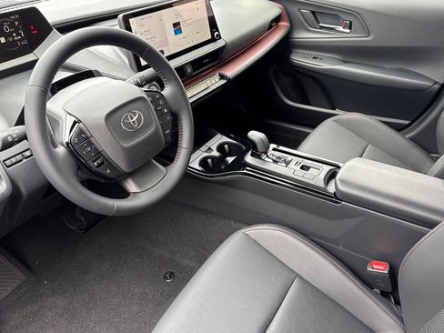 New 2026 Toyota Prius Plug-In Hybrid FWD image 12