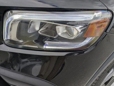 Used 2023 Mercedes-Benz GLB 250 image 4