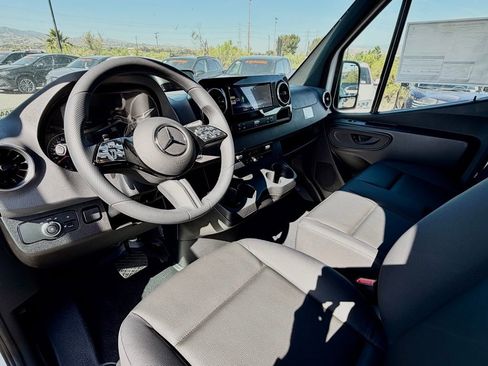 New 2026 Mercedes-Benz Sprinter 2500 image 21