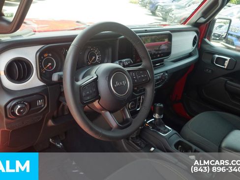 Used 2025 Jeep Wrangler Unlimited Sport AWD/4WD image 14