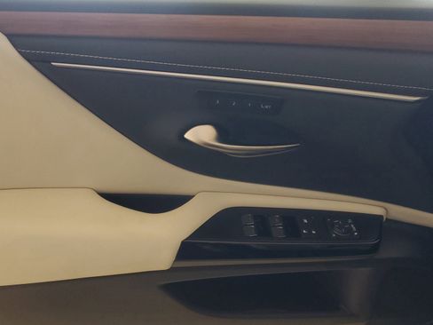 New 2025 Lexus ES 350 w/ Premium Package image 14