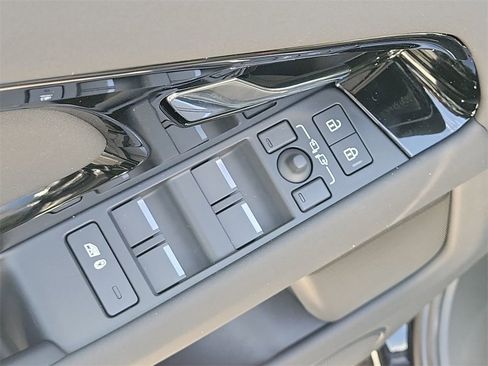 New 2026 Land Rover Range Rover Evoque Dynamic SE image 24
