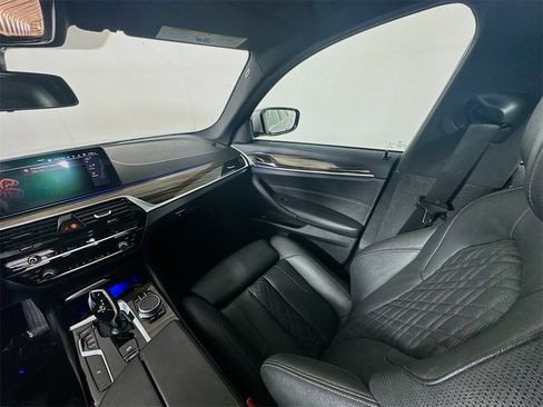 Used 2021 BMW 530i w/ Convenience Package image 11