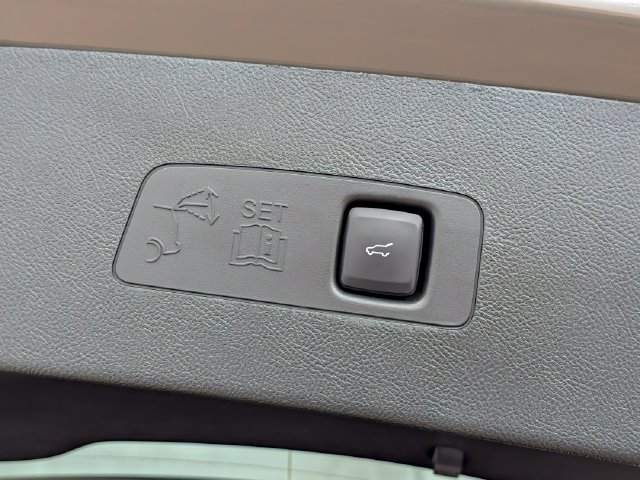 Certified 2025 Lincoln Corsair AWD w/ Equipment Group 101A image 20