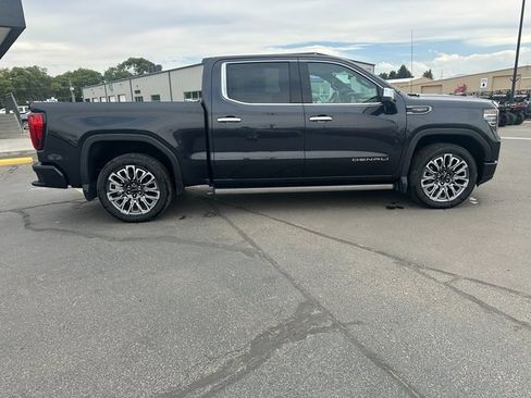 Used 2024 GMC Sierra 1500 Denali Ultimate image 2