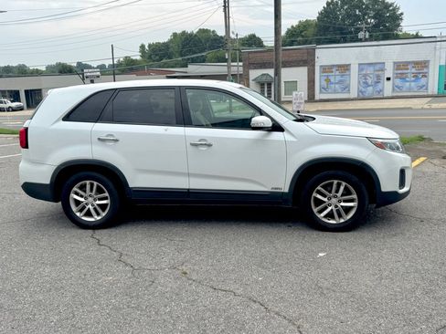 Used 2015 Kia Sorento LX AWD/4WD image 5