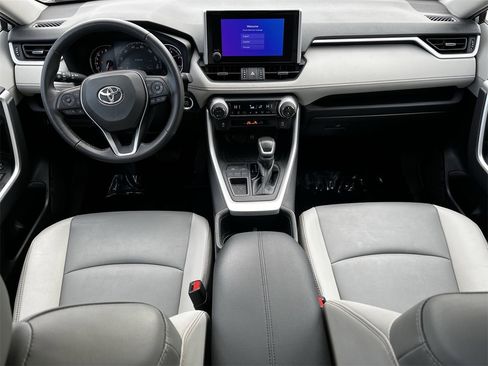 Used 2023 Toyota RAV4 XLE Premium image 9