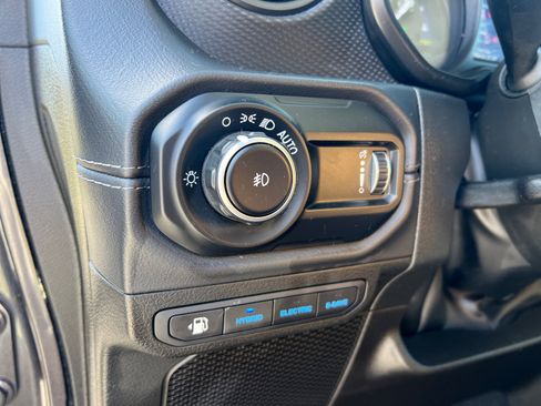 Used 2025 Jeep Wrangler Unlimited Rubicon 4xe w/ Convenience Group image 32