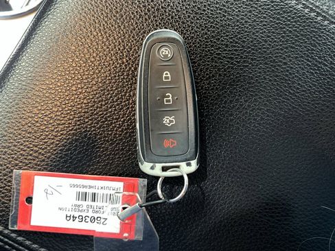 Used 2017 Ford Expedition Limited w/ Limited Appearance Package image 33