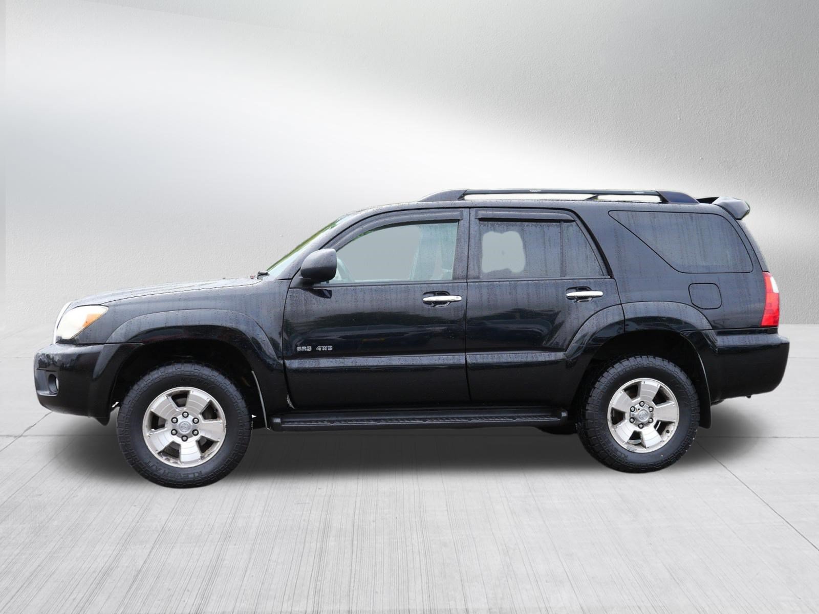 Used 2007 Toyota 4Runner SR5 AWD/4WD image 4