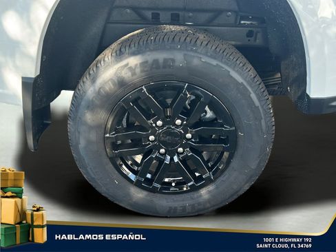 New 2025 Chevrolet Colorado LT w/ LT Convenience Package image 11