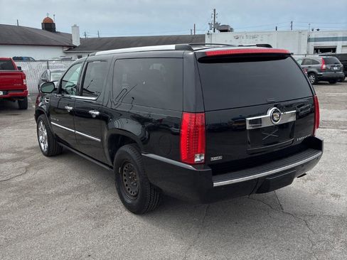 Used 2012 Cadillac Escalade ESV Luxury AWD/4WD image 3