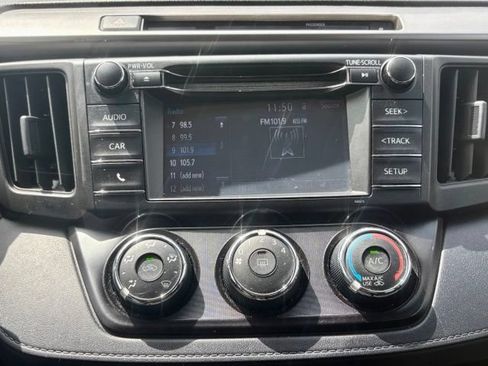 Used 2016 Toyota RAV4 LE FWD image 22